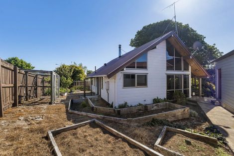 Photo of property in 14 Fairfax Terrace, Frankleigh Park, New Plymouth, 4310