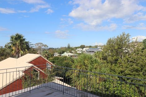 Photo of property in 2/879 East Coast Road, Northcross, Auckland, 0632