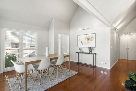 Photo of property in 2/68 Norwood Road, Bayswater, Auckland, 0622