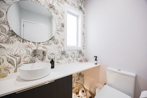 Photo of property in 63 Milford Road, Milford, Auckland, 0620
