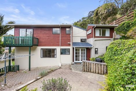 Photo of property in 18 Woodvale Grove, Fairfield, Lower Hutt, 5011