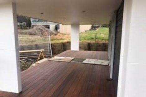 Photo of property in 32 Roxborough Place, East Tamaki Heights, Auckland, 2016