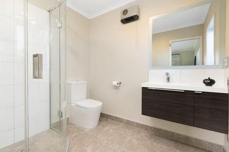 Photo of property in 1 Madeira Close, Papamoa Beach, Papamoa, 3118