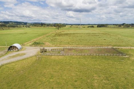 Photo of property in 703 Fitzherbert Road East, Aokautere, Palmerston North, 4471