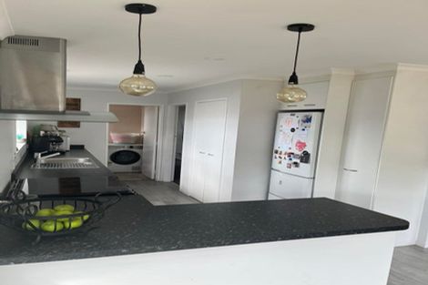 Photo of property in 4 Harvard Grove, Totara Park, Upper Hutt, 5018