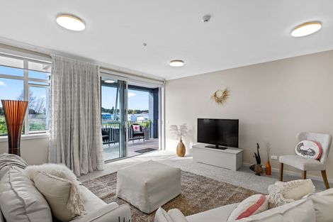 Photo of property in 62 Rewa Rewa Lane, Orewa, 0931