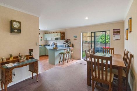 Photo of property in 9 Heaphy Place, Pukehangi, Rotorua, 3015