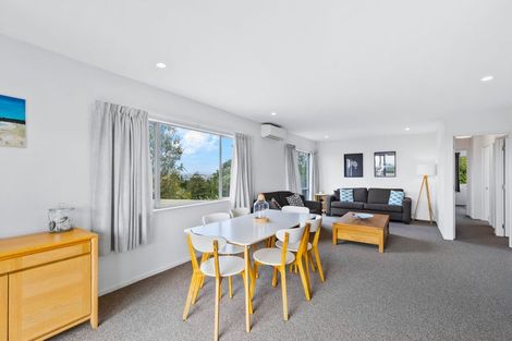 Photo of property in 1/1032 East Coast Road, Fairview Heights, Auckland, 0630