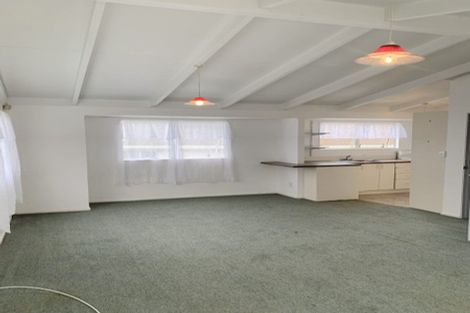 Photo of property in 1/26 Peterhouse Place, West Harbour, Auckland, 0618
