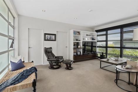 Photo of property in 8 Sylvan Park Avenue, Milford, Auckland, 0620