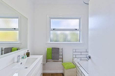 Photo of property in 11 Waimea Street, Westown, New Plymouth, 4310