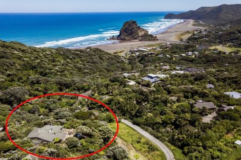 Photo of property in 70 Rayner Road, Piha, 0772