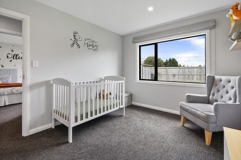 Photo of property in 34 Freedom Drive, Kelvin Grove, Palmerston North, 4414