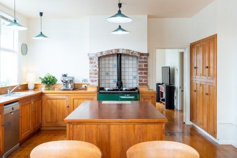 Photo of property in 14 Elizabeth Road, Bluff Hill, Napier, 4110