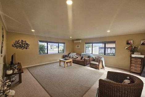 Photo of property in 30 Kahira Crescent, Papamoa Beach, Papamoa, 3118