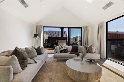 Photo of property in 28 Cunninghams Drive, Jacks Point, Queenstown, 9371