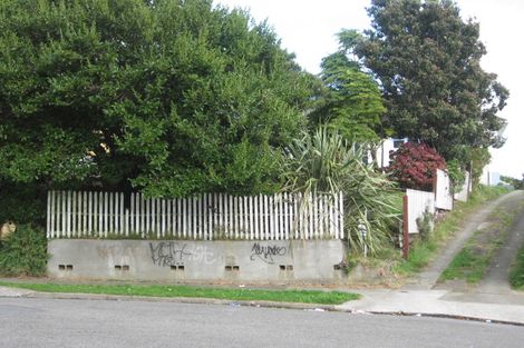 Photo of property in 8 Berkshire Grove, Cannons Creek, Porirua, 5024