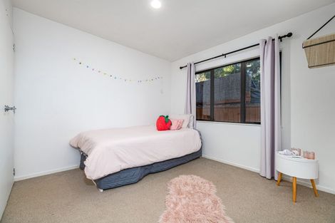 Photo of property in 44 Roy Maloney Drive, Henderson, Auckland, 0612