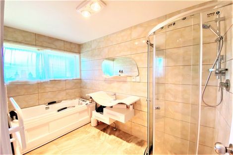 Photo of property in 21 Millhouse Drive, Northpark, Auckland, 2013