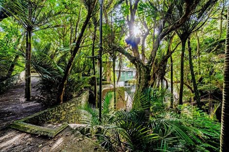 Photo of property in 323 Glenfield Road, Glenfield, Auckland, 0629