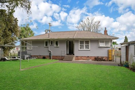 Photo of property in 48 Sutton Crescent, Papakura, 2110