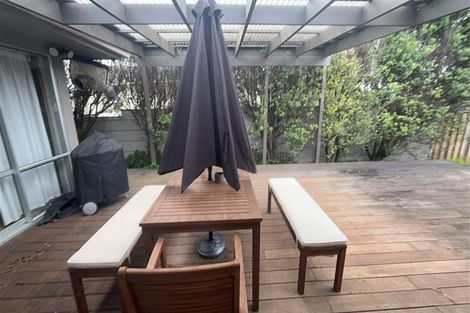 Photo of property in 9 Quibray Place, Botany Downs, Auckland, 2010