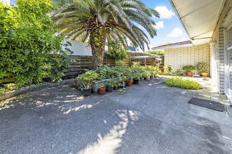Photo of property in 2/24 Central Avenue, Papatoetoe, Auckland, 2025