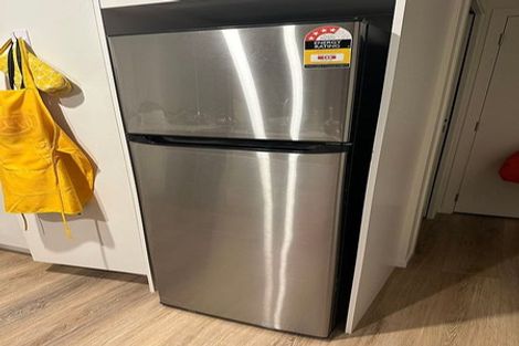 Photo of property in 1119e High Street, Taita, Lower Hutt, 5011