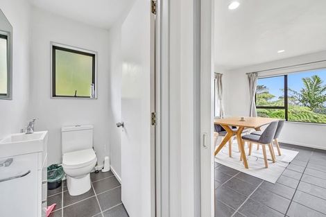 Photo of property in 364a Glenfield Road, Glenfield, Auckland, 0629