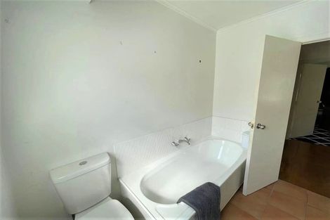 Photo of property in 477 Beach Road, Murrays Bay, Auckland, 0630