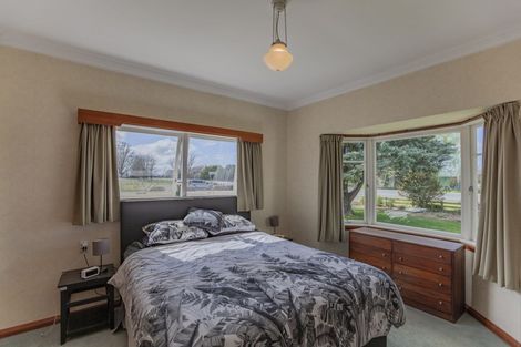 Photo of property in 2070 State Highway 2, Waipukurau, 4285