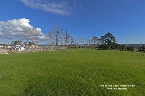 Photo of property in 27 Reserva Crescent, Kumeu, 0810