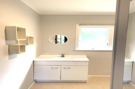 Photo of property in 1/6 Catalina Crescent, Forrest Hill, Auckland, 0620