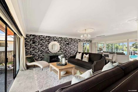 Photo of property in 479 East Coast Road, Murrays Bay, Auckland, 0630