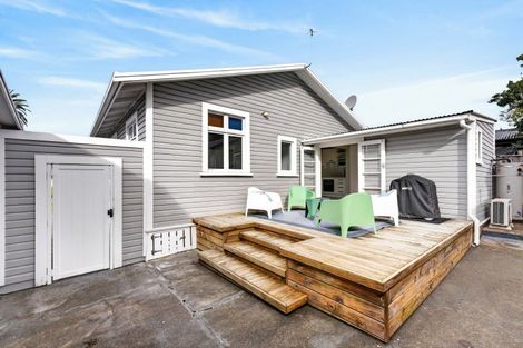 Photo of property in 203 Carlyle Street, Napier South, Napier, 4110