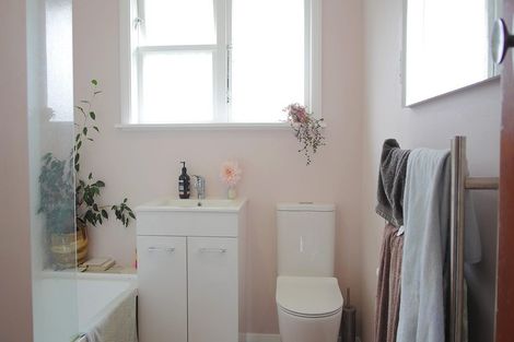 Photo of property in 7 Bristol Crescent, Roslyn, Palmerston North, 4414