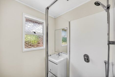 Photo of property in 10 William Hadlow Place, Hatfields Beach, Orewa, 0931