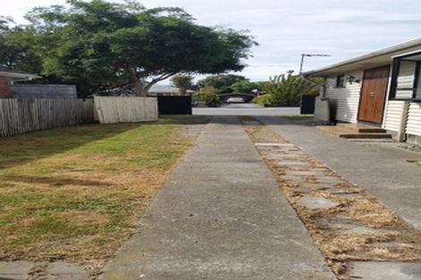 Photo of property in 111 Wainoni Road, Avondale, Christchurch, 8061