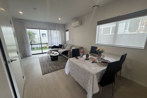 Photo of property in 3/2c Walsall Street, Avondale, Auckland, 1026