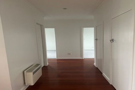 Photo of property in 1/116 Sandspit Road, Shelly Park, Auckland, 2014