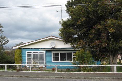 Photo of property in 19 Waverley Street, Waipawa, 4210
