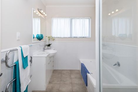 Photo of property in 32a Nelson Street, Howick, Auckland, 2014