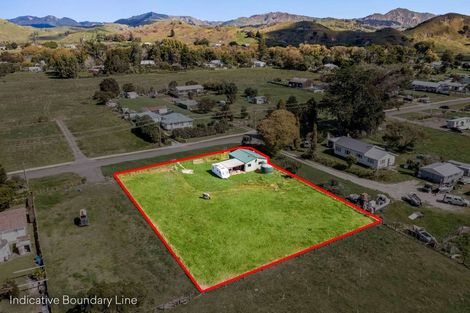 Photo of property in 37 Banks Street, Tolaga Bay, 4077