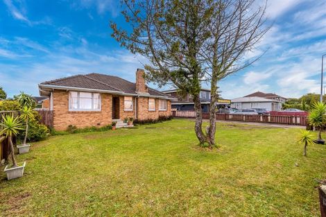 Photo of property in 4168 Great North Road, Glendene, Auckland, 0602
