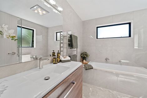 Photo of property in 37 Remuremu Street, Long Bay, Auckland, 0630