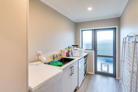 Photo of property in 2 Benmore Place, Poraiti, Napier, 4112