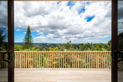 Photo of property in 1069 Scenic Drive North, Swanson, Auckland, 0816