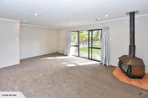 Photo of property in 4 Peverill Crescent, Papatoetoe, Auckland, 2025