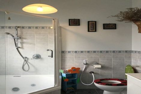 Photo of property in 16 Rimu Street, New Lynn, Auckland, 0600