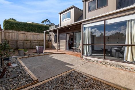 Photo of property in 92 Heta Road, Highlands Park, New Plymouth, 4312